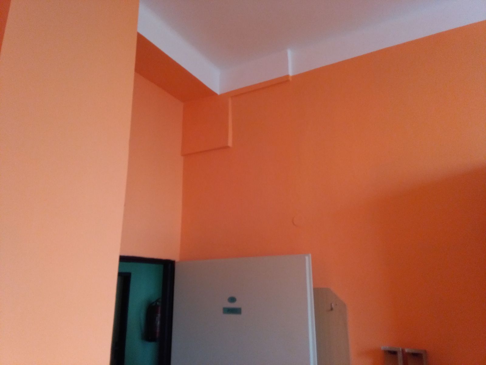 Oranžová malba stěn – Malířské práce Martin Šmídek